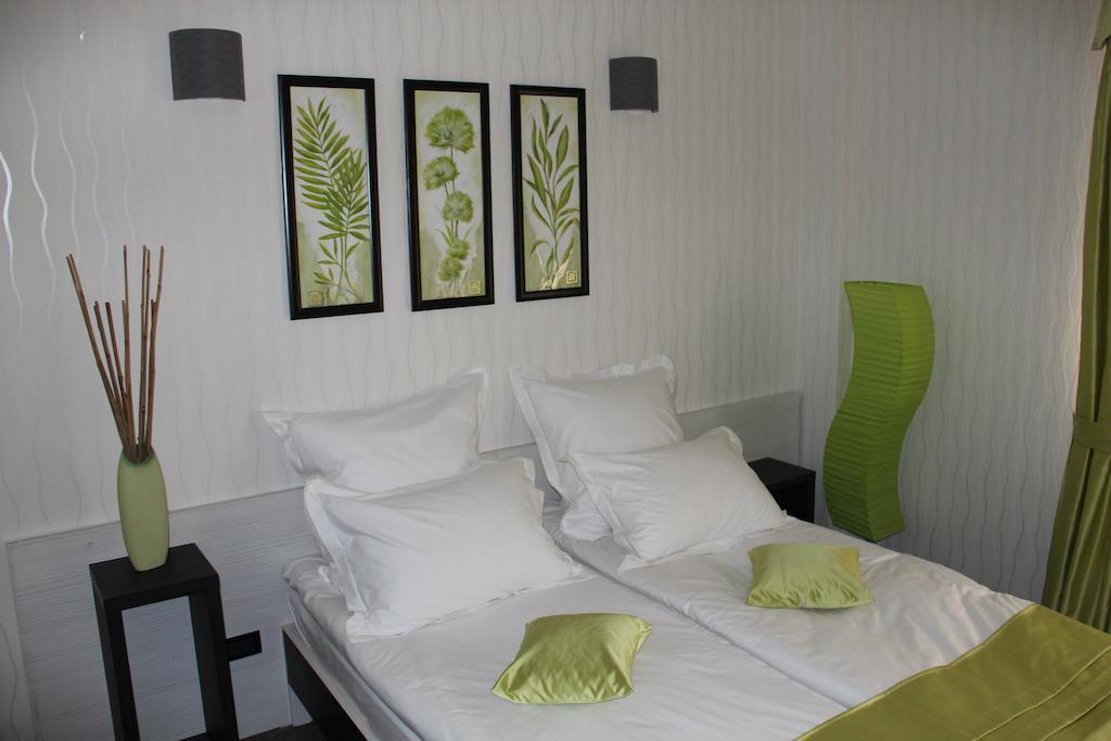 Târgu Jiu Enigma Pension חדר תמונה
