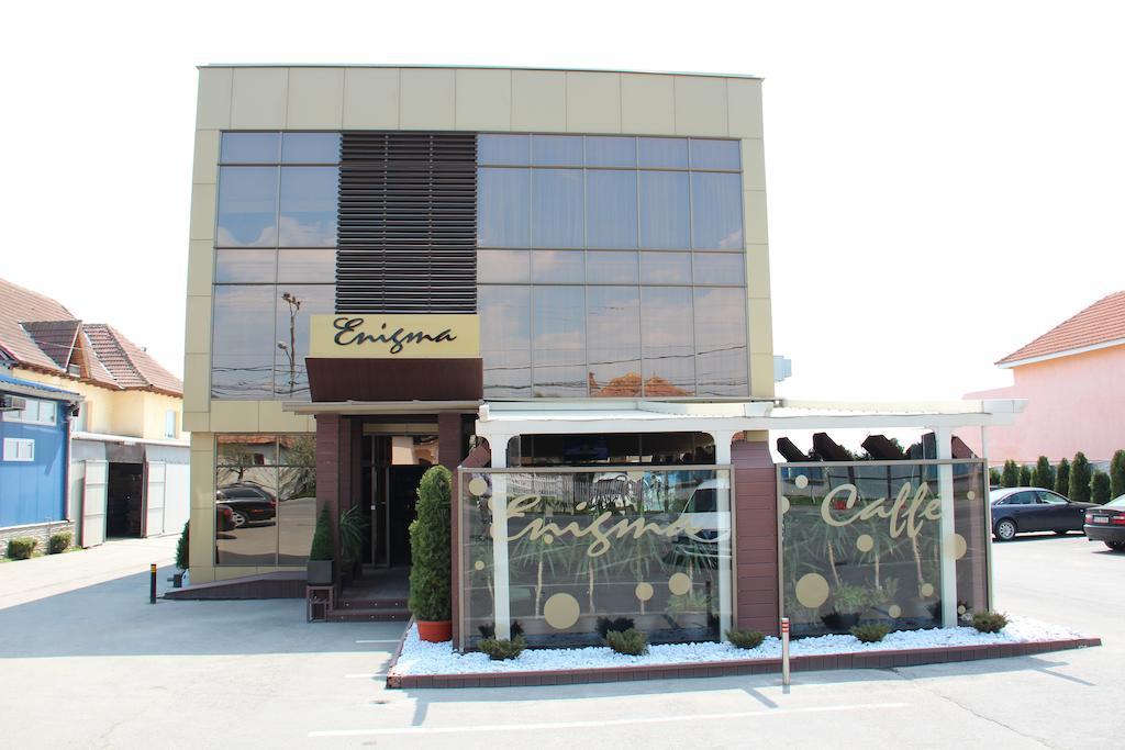 Târgu Jiu Enigma Pension מראה חיצוני תמונה