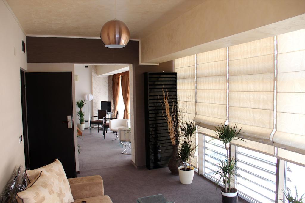 Târgu Jiu Enigma Pension חדר תמונה