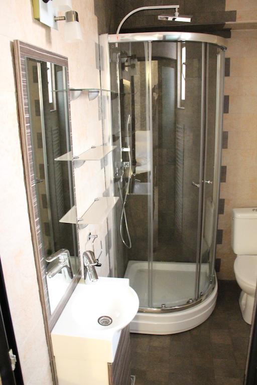 Târgu Jiu Enigma Pension חדר תמונה